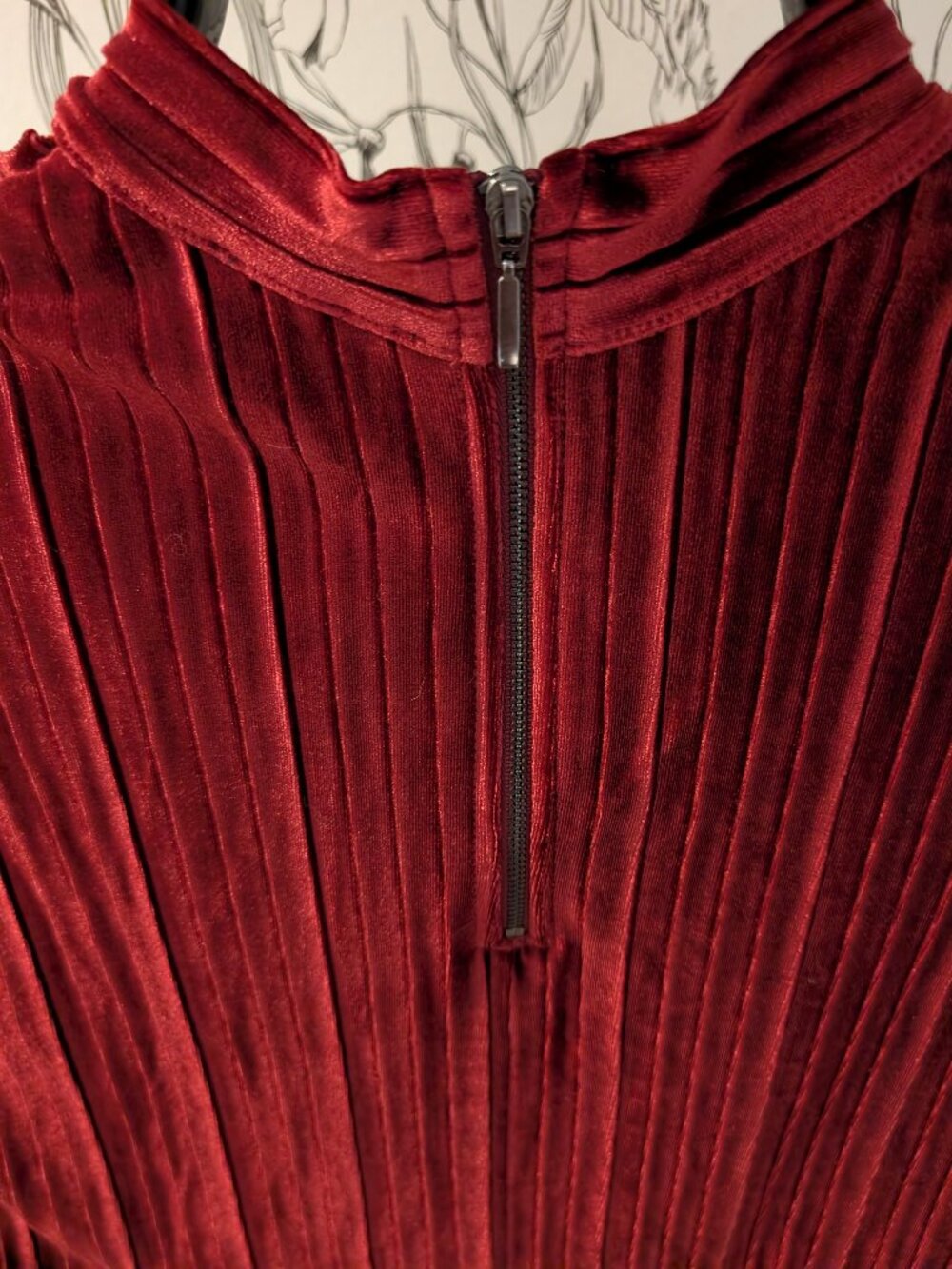 Reitmans Signature Burgundy Velvet Pleated Mock Neck Top Size Medium NWT